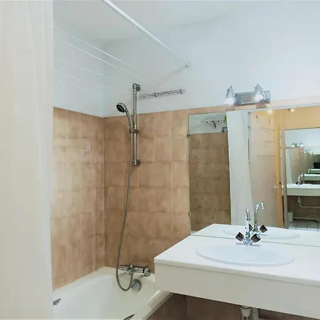 Studio Moderne Et Lumineux Avec Parking Couvert, Animaux Acceptes - Fr-1-555-6 Apartamento